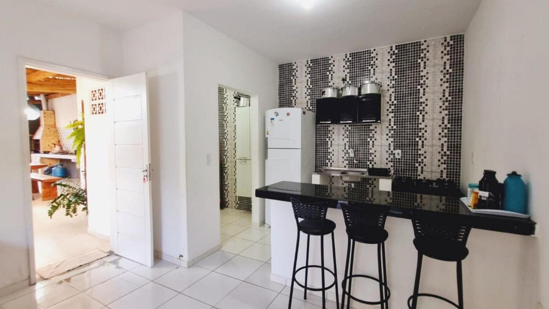 Casa Com Piscina E 4 Quartos Em