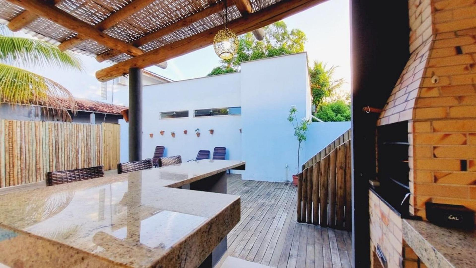 Casa Com Piscina E 4 Quartos Em